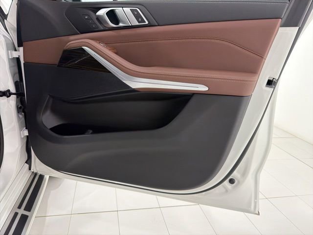 Used 2025 BMW X7 xDrive40i w/ Parking Assistance Package image 20