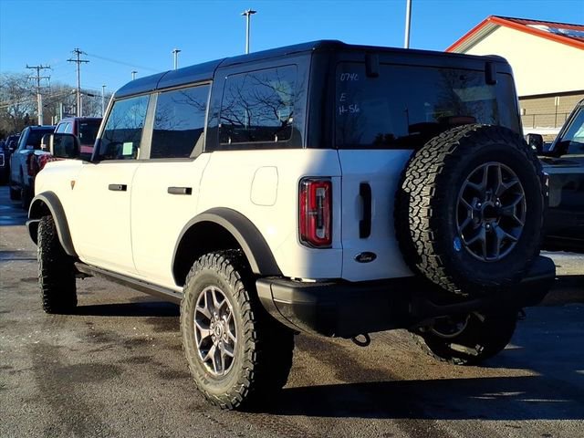 New 2025 Ford Bronco Badlands w/ Black Appearance Package image 3