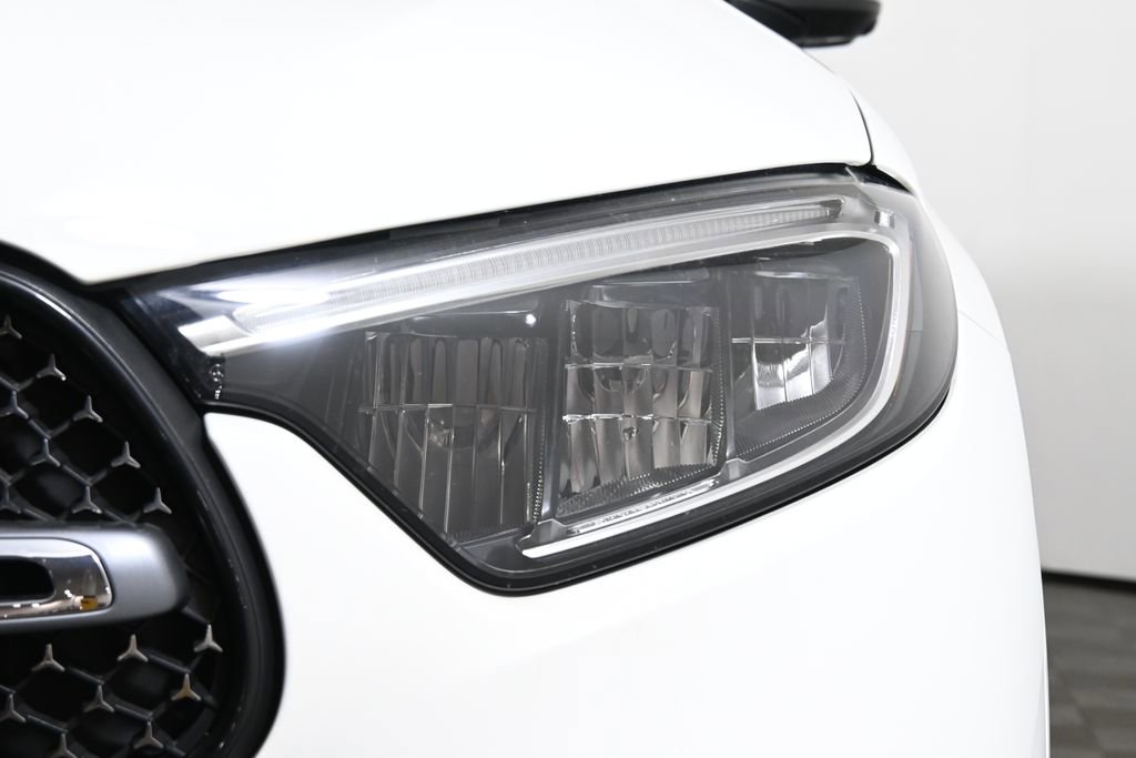 Certified 2025 Mercedes-Benz GLC 300 4MATIC image 11