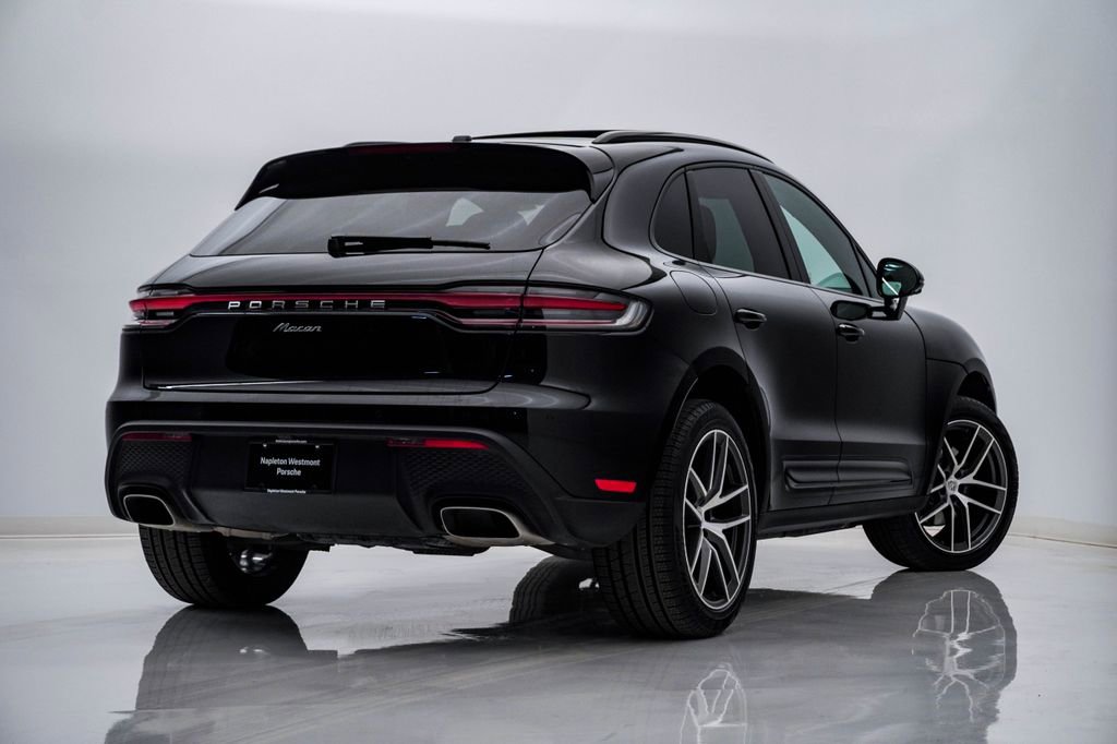 Certified 2025 Porsche Macan image 12