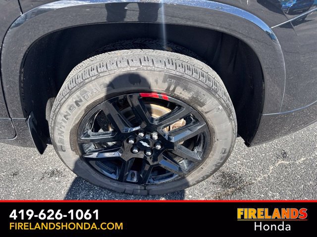 Used 2021 Chevrolet Traverse Premier w/ Redline Edition FWD image 12