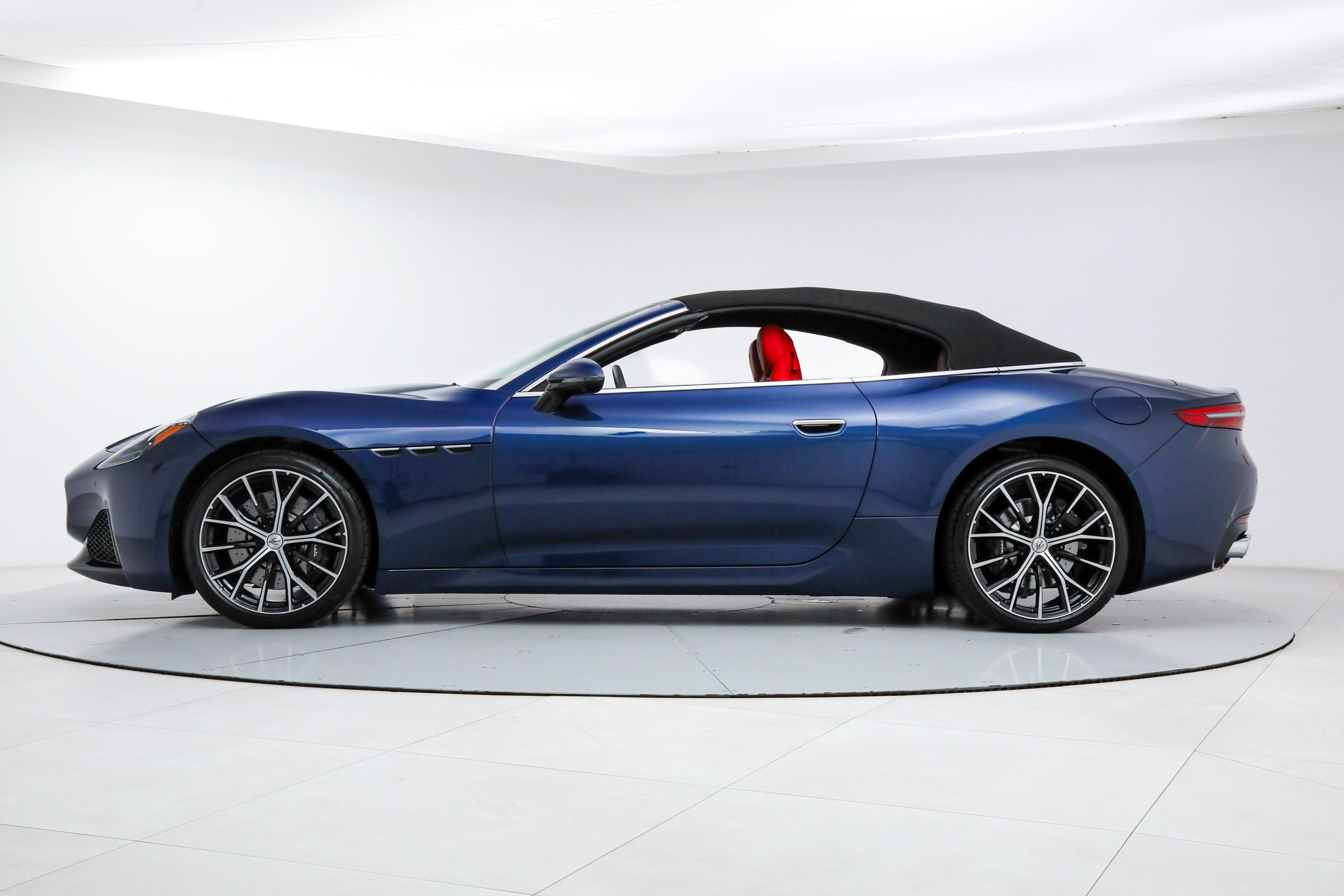 Certified 2026 Maserati GranCabrio Modena AWD/4WD image 6