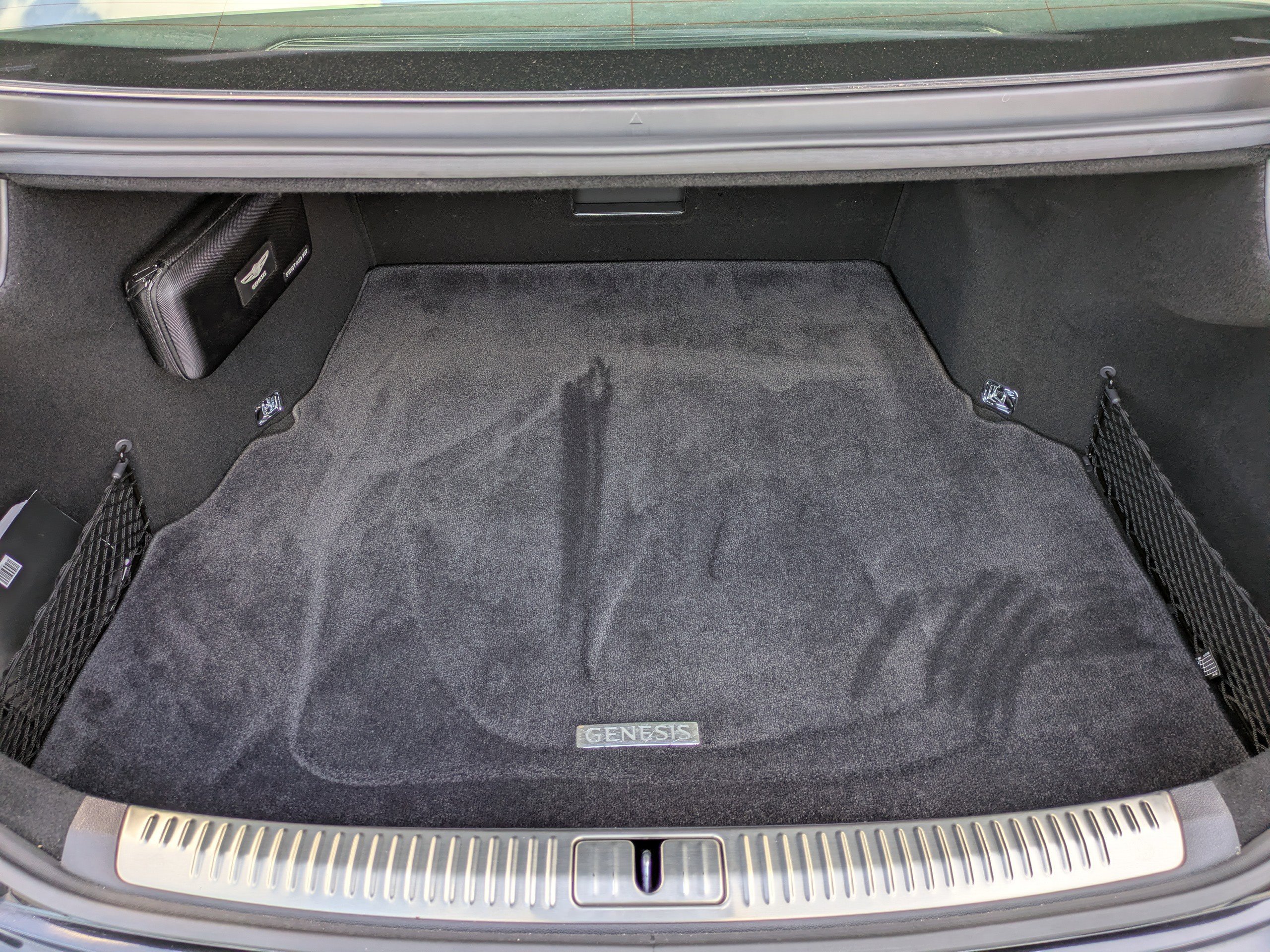 Used 2018 Genesis G90 3.3T Premium image 17