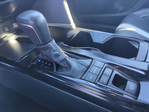 Used 2025 Toyota Camry SE image 13