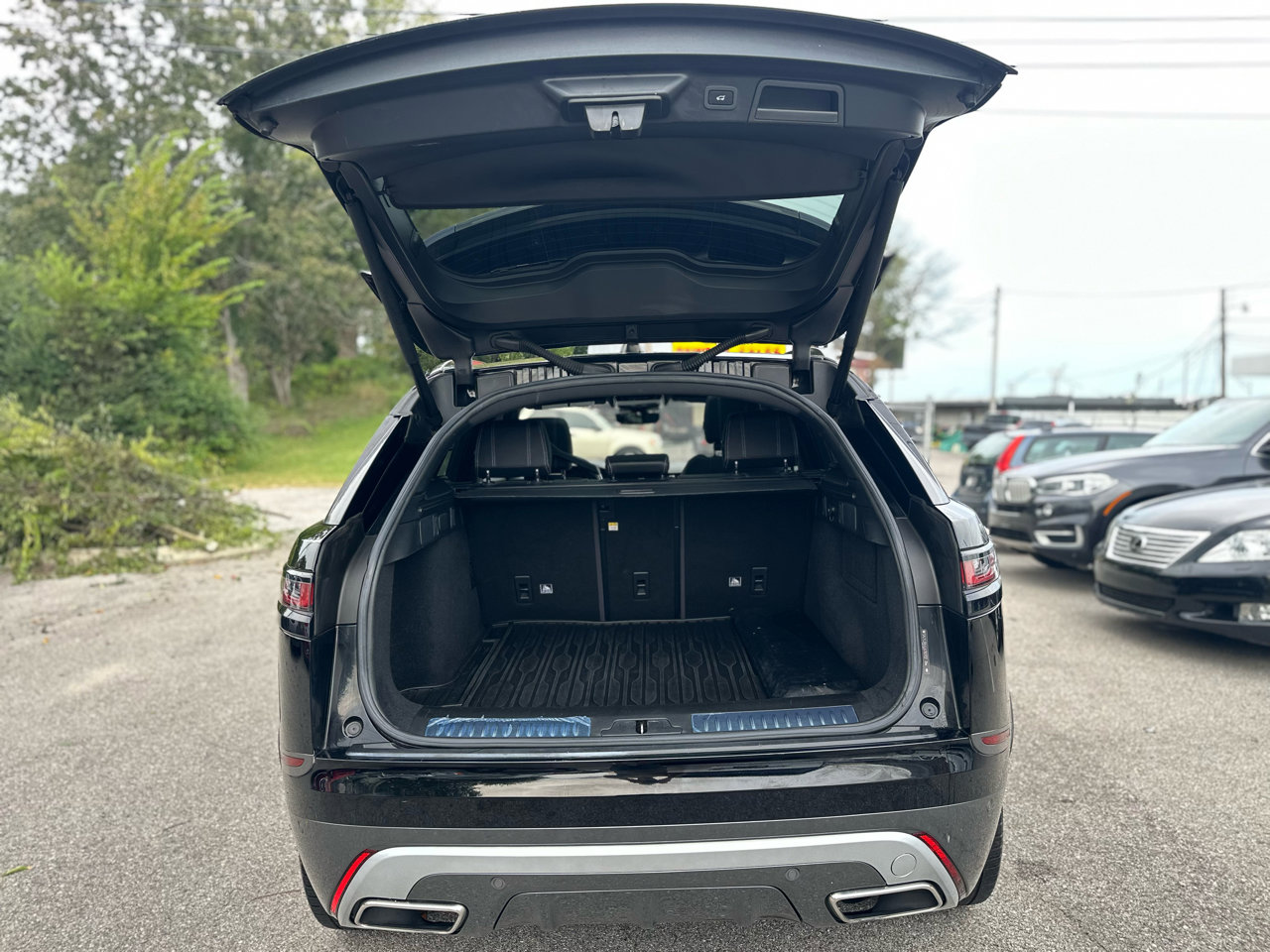 Used 2018 Land Rover Range Rover Velar R-Dynamic SE image 44