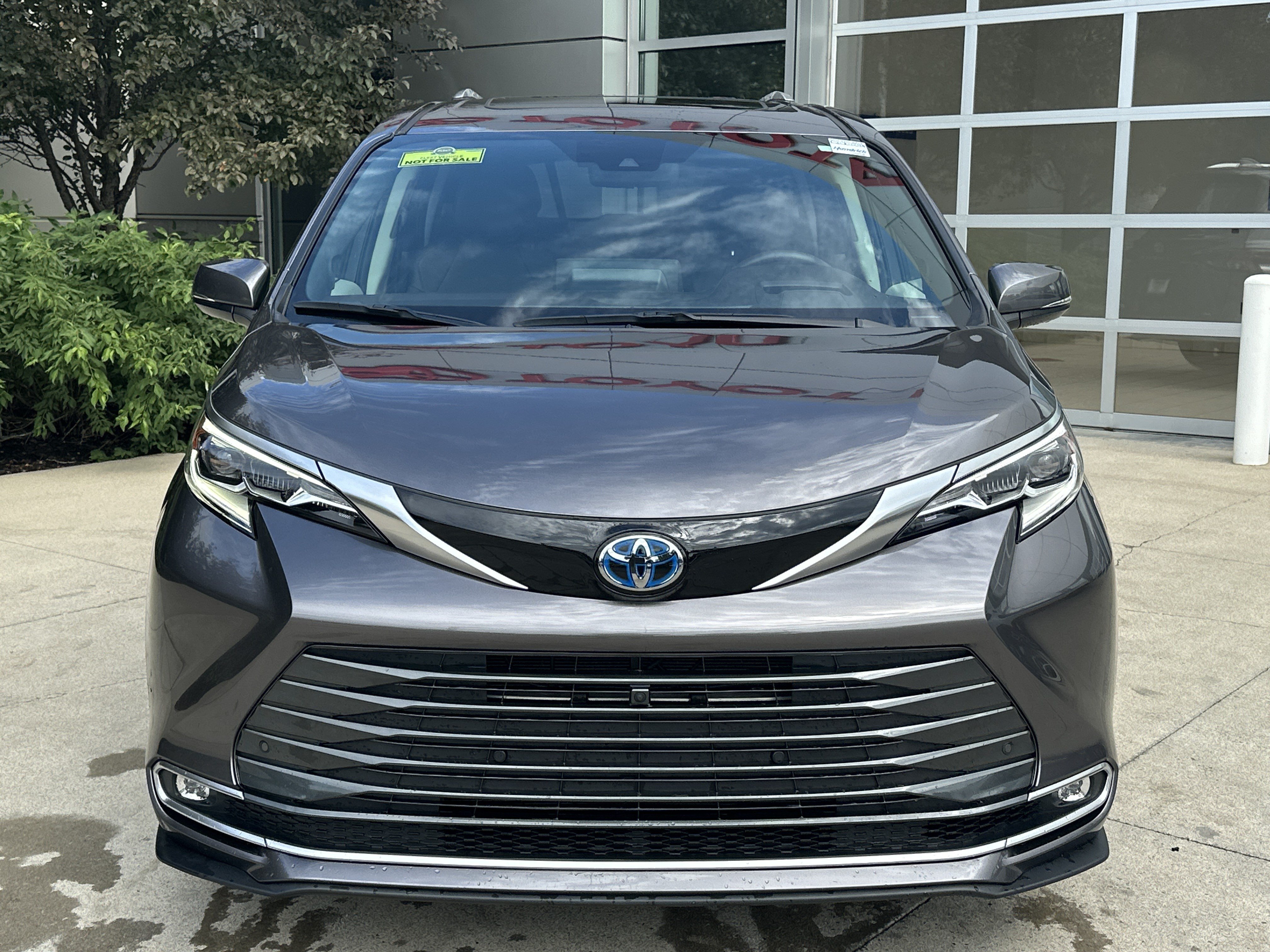 Certified 2024 Toyota Sienna Platinum AWD/4WD image 5