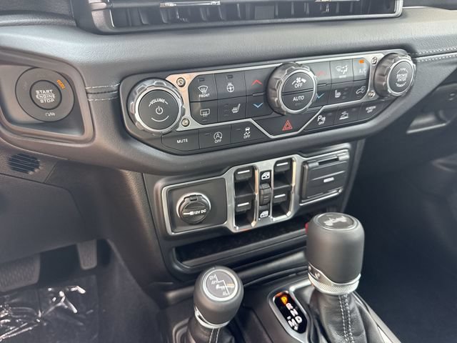 New 2026 Jeep Wrangler Unlimited Sahara w/ Whitecap Package AWD/4WD image 24
