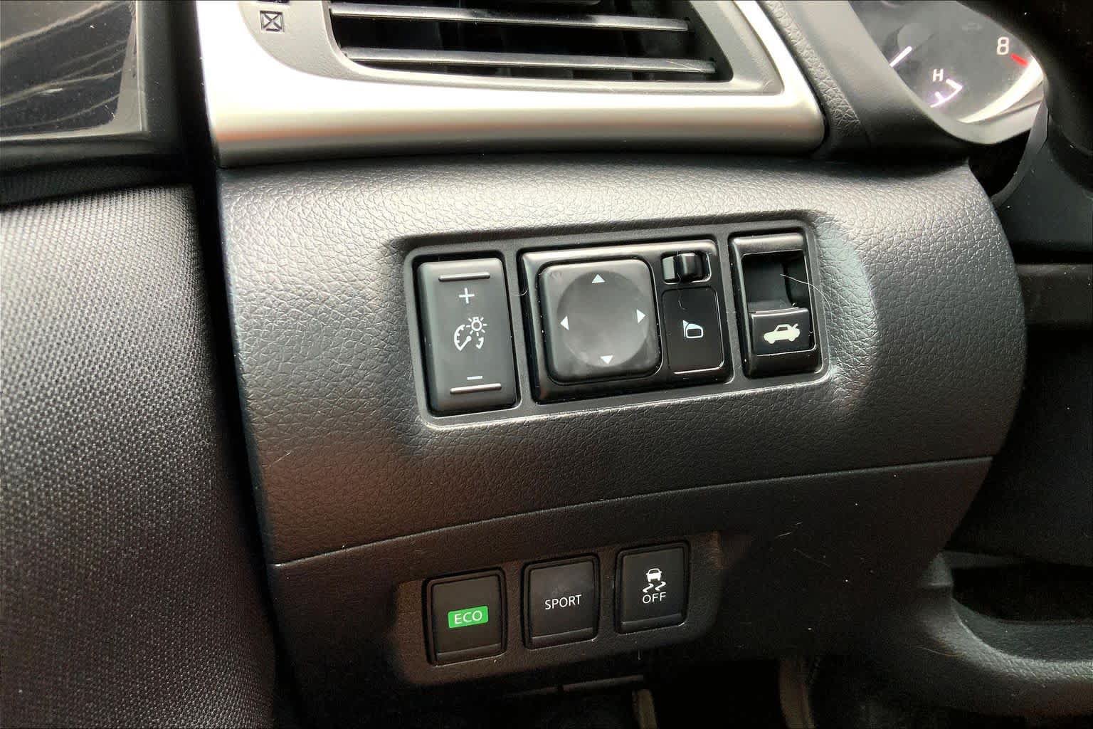 Used 2018 Nissan Sentra SV FWD image 31