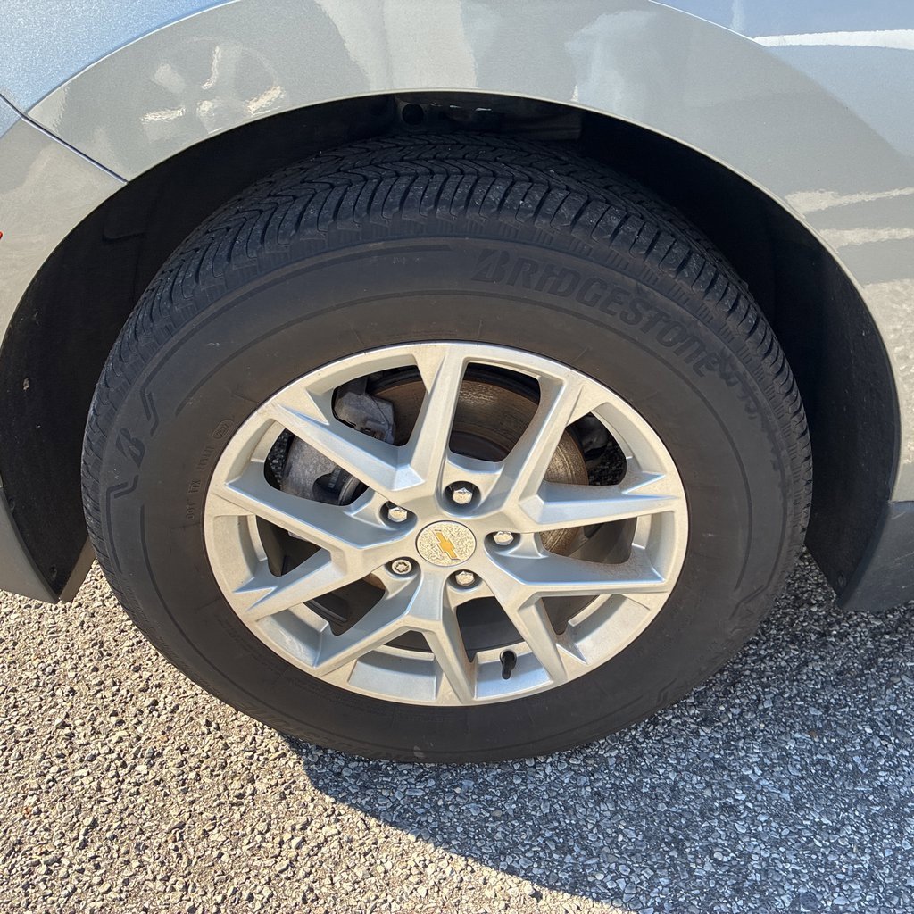 Used 2023 Chevrolet Equinox LS image 9