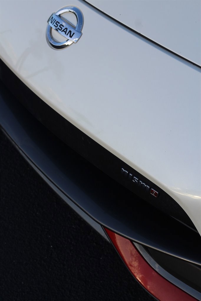 Used 2018 Nissan 370Z NISMO image 7