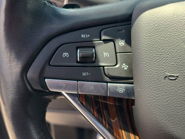 Used 2023 Cadillac Escalade ESV Premium Luxury AWD/4WD image 26