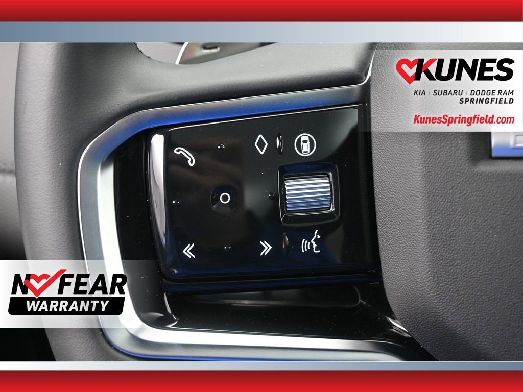 Used 2025 Land Rover Discovery Sport Dynamic SE AWD/4WD image 11