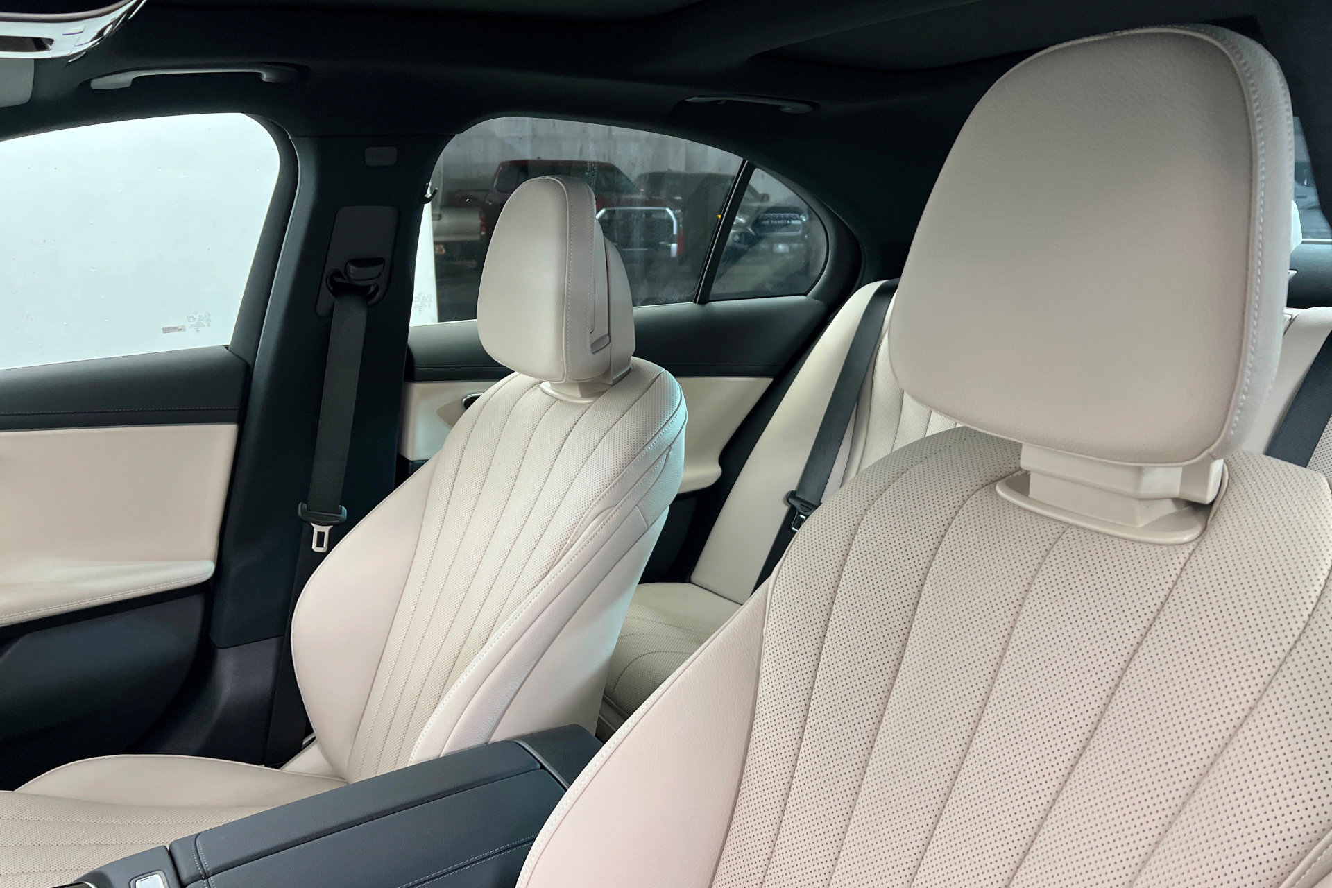 New 2026 Mercedes-Benz E 350 4MATIC Sedan image 16