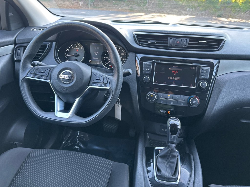 Used 2019 Nissan Rogue Sport S image 27