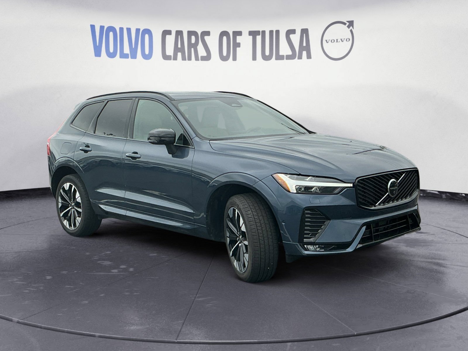 New 2026 Volvo XC60 B5 Plus w/ Protection Package Premier AWD/4WD image 7