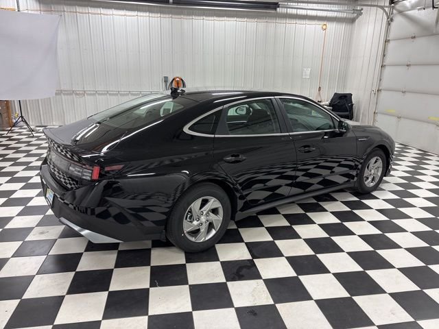 Used 2026 Hyundai Sonata SE FWD image 3