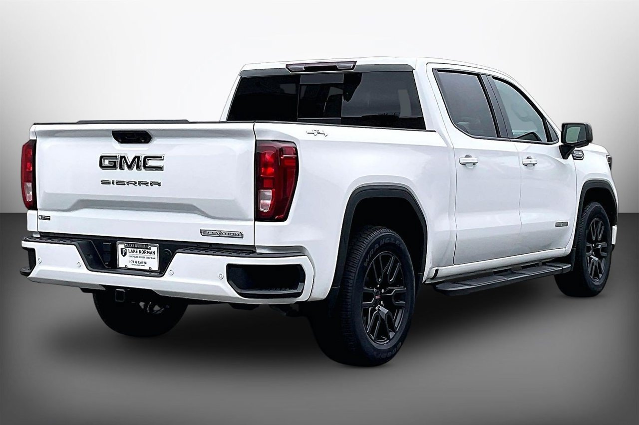 Used 2023 GMC Sierra 1500 Elevation w/ Elevation Premium Package AWD/4WD image 8