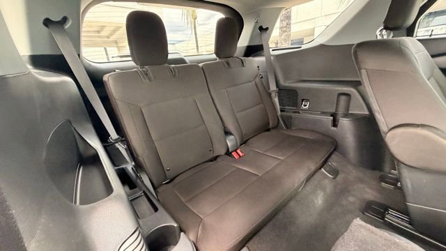 Used 2023 Ford Explorer XLT RWD image 8