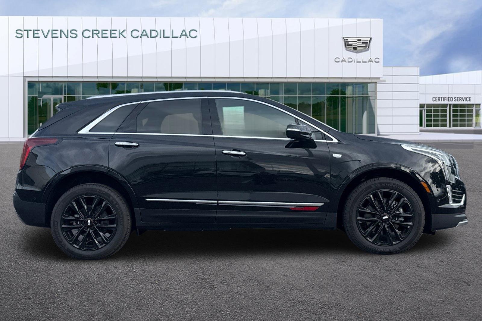 Used 2025 Cadillac XT5 Premium Luxury w/ LPO, Red Accent Package image 2