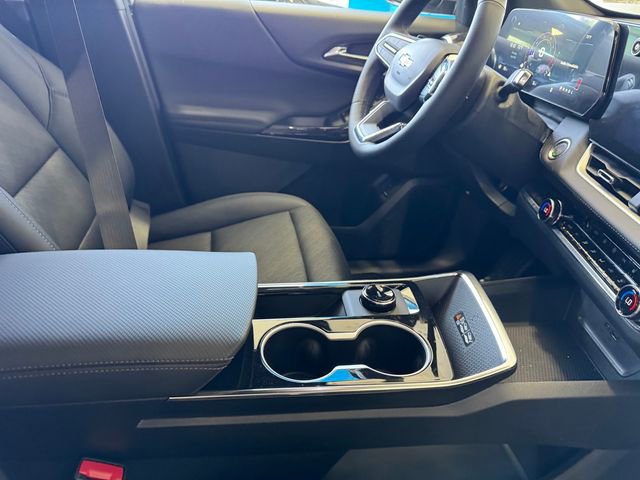 New 2026 Chevrolet Equinox LT w/ Convenience Package II FWD image 6