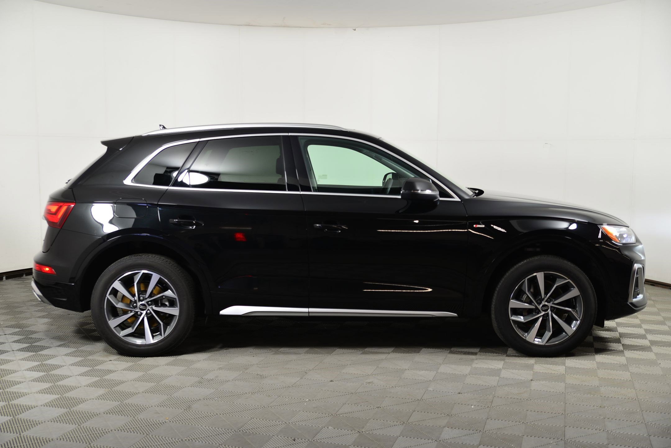 Certified 2023 Audi Q5 2.0T Premium Plus w/ Premium Plus Package image 8