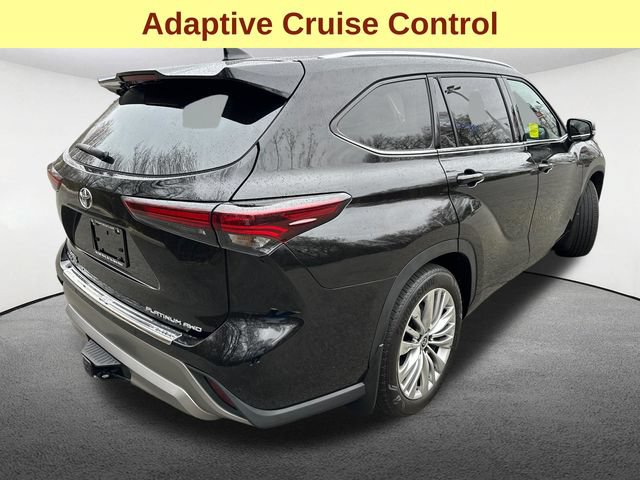 Certified 2025 Toyota Highlander Platinum AWD/4WD image 12