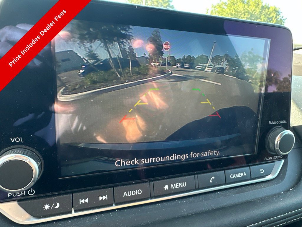 Used 2023 Nissan Rogue SV FWD image 11
