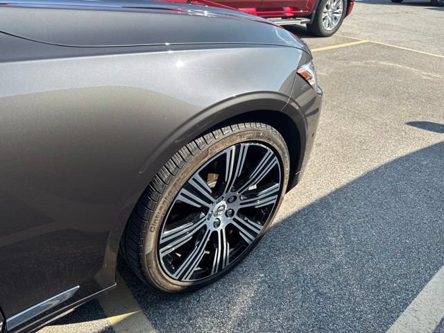 Used 2025 Volvo S90 B6 Plus AWD/4WD image 4
