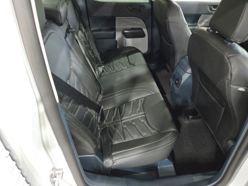 New 2025 Ford Maverick XLT w/ XLT Luxury Package image 10