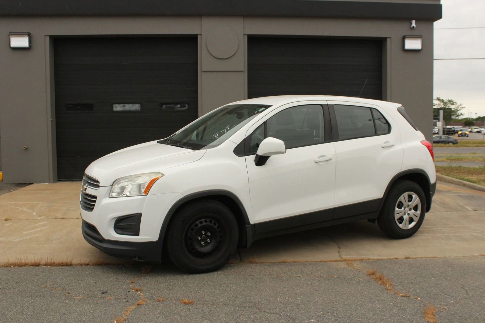 Used 2016 Chevrolet Trax LS w/ LPO, Protection Package FWD image 1