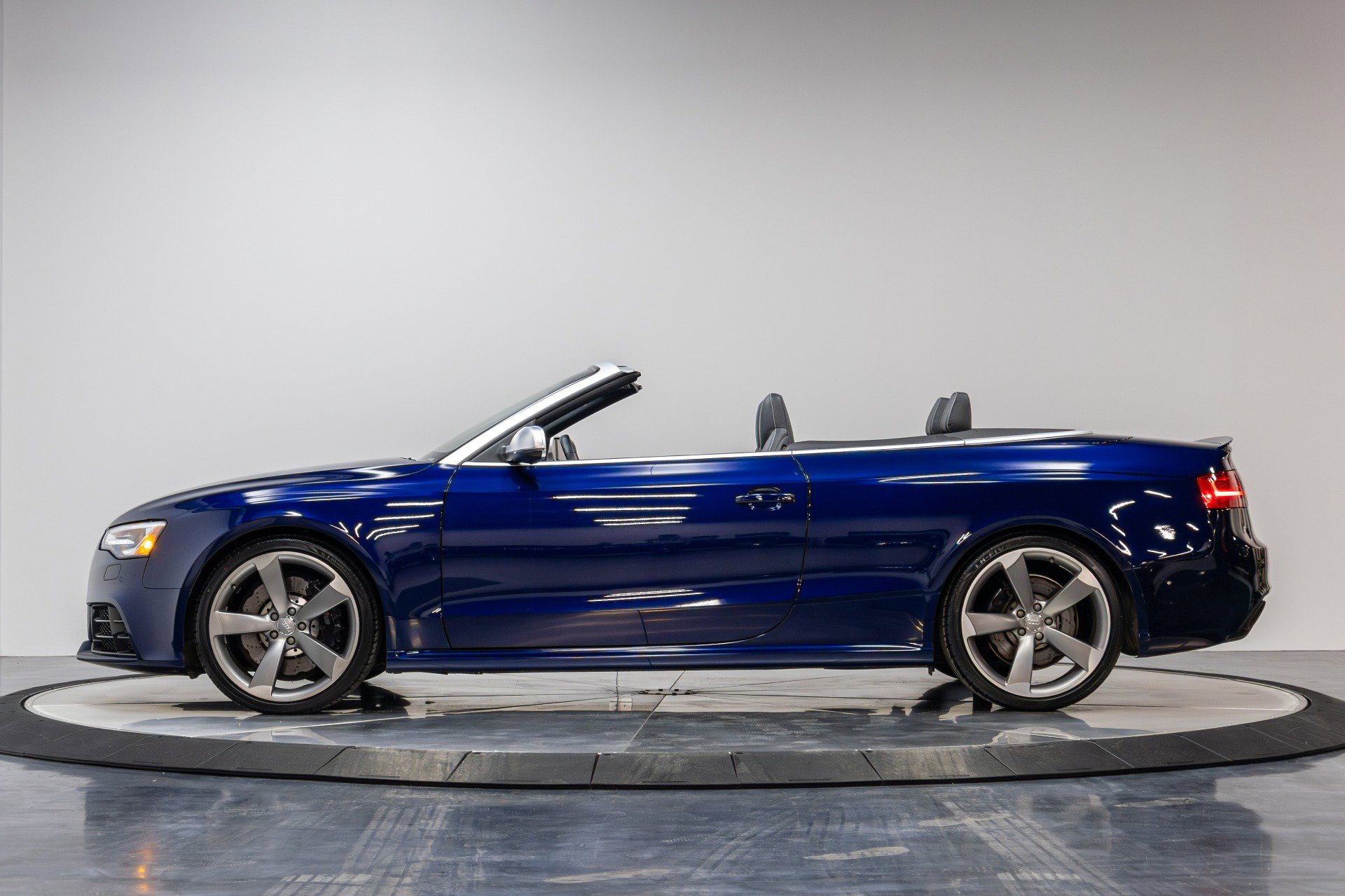 Used 2013 Audi RS 5 Cabriolet image 35