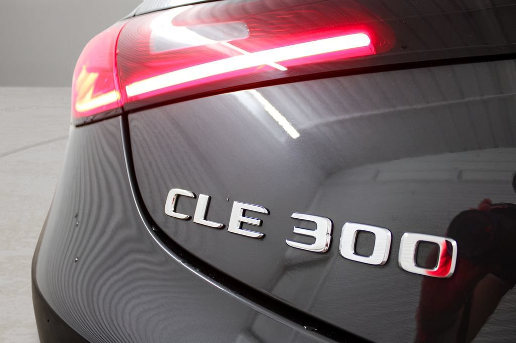 Used 2025 Mercedes-Benz CLE 300 4MATIC Coupe image 32