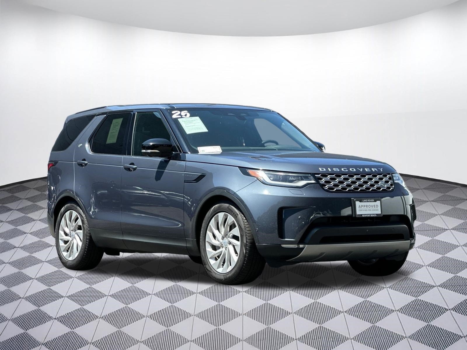 Certified 2025 Land Rover Discovery S AWD/4WD image 6