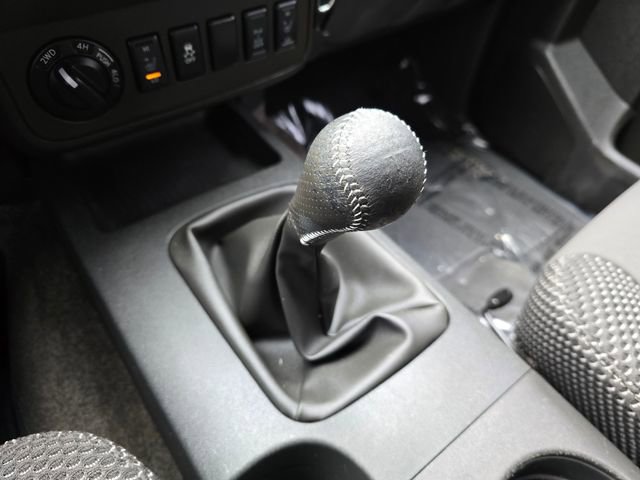 Used 2015 Nissan Xterra PRO-4X w/ Nevada Tow Package image 30