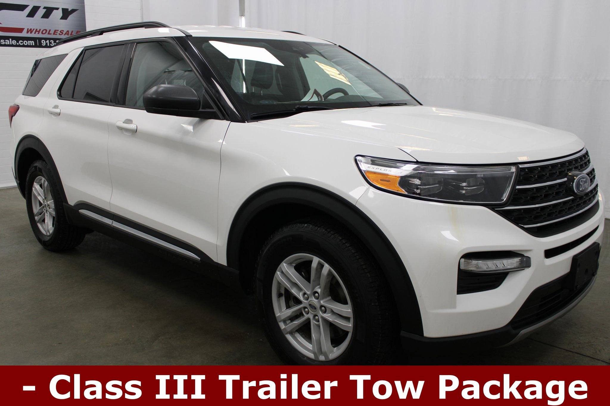 Used 2021 Ford Explorer XLT w/ Equipment Group 202A image 4