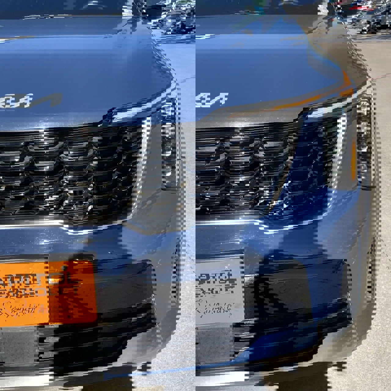 Used 2024 Kia Sorento EX w/ Panoramic Sunroof Package image 7