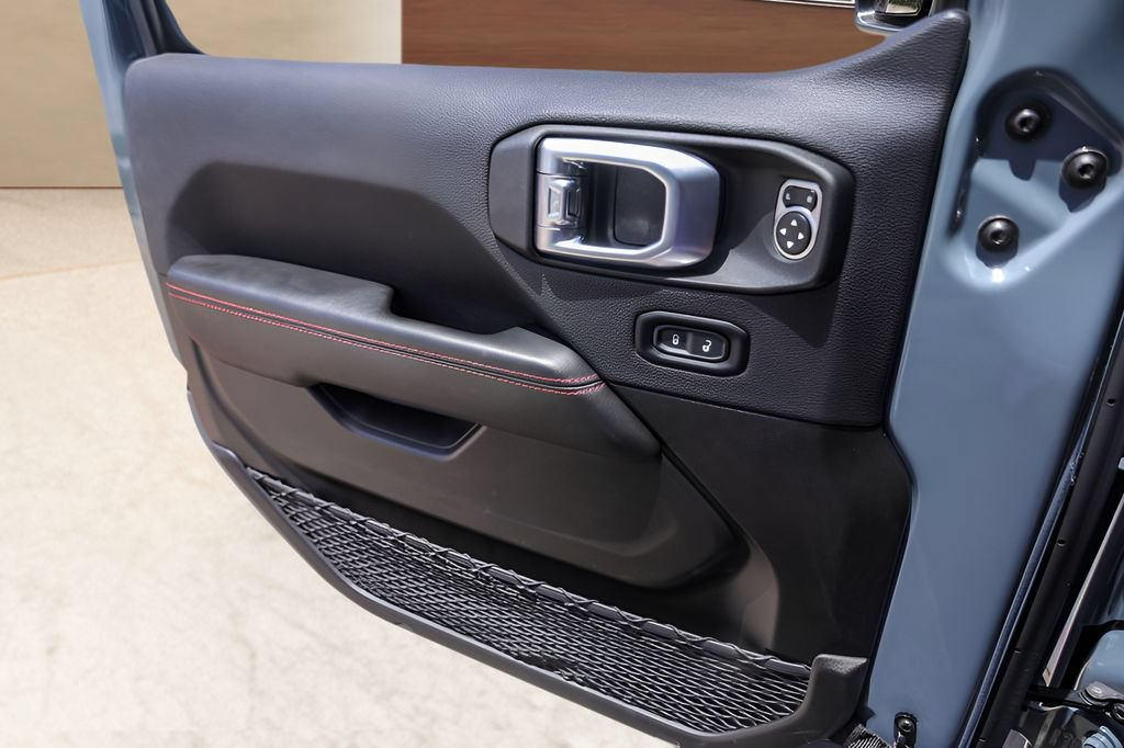 Used 2024 Jeep Wrangler Unlimited Rubicon AWD/4WD image 20