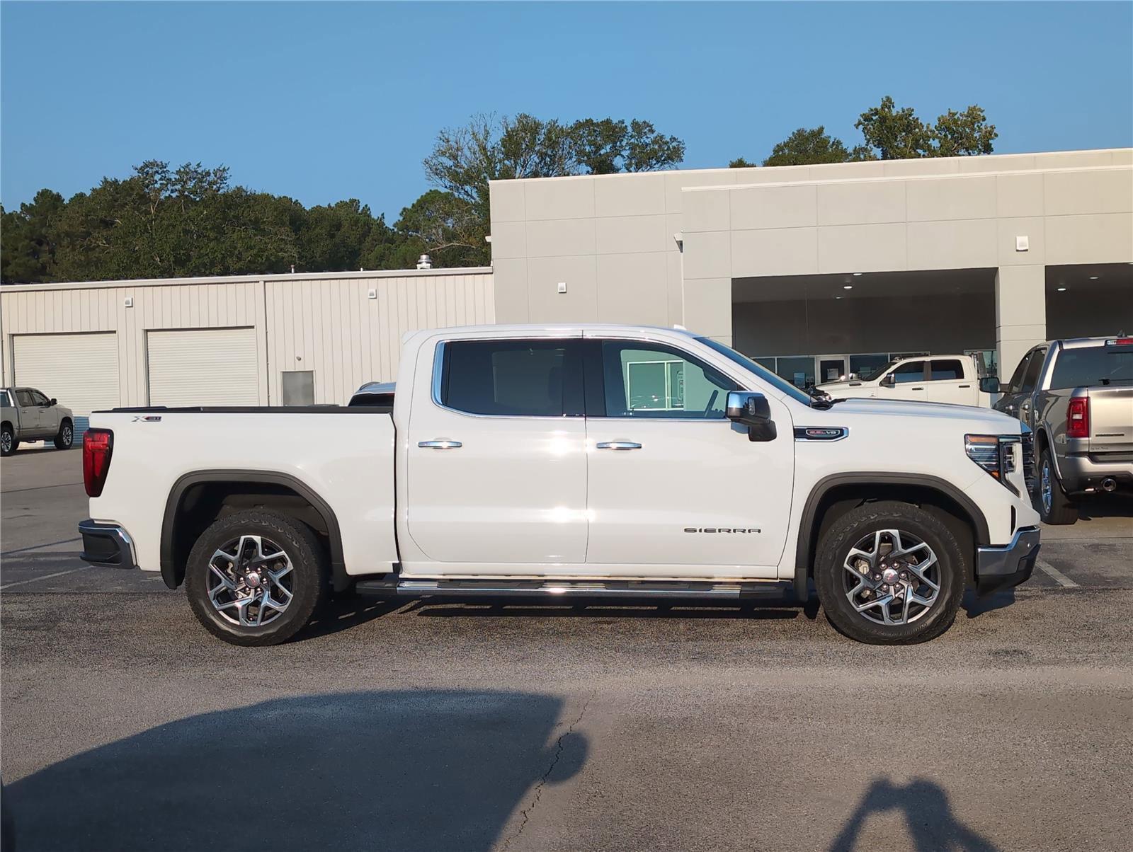 Used 2024 GMC Sierra 1500 SLT w/ SLT Premium Plus Package image 6