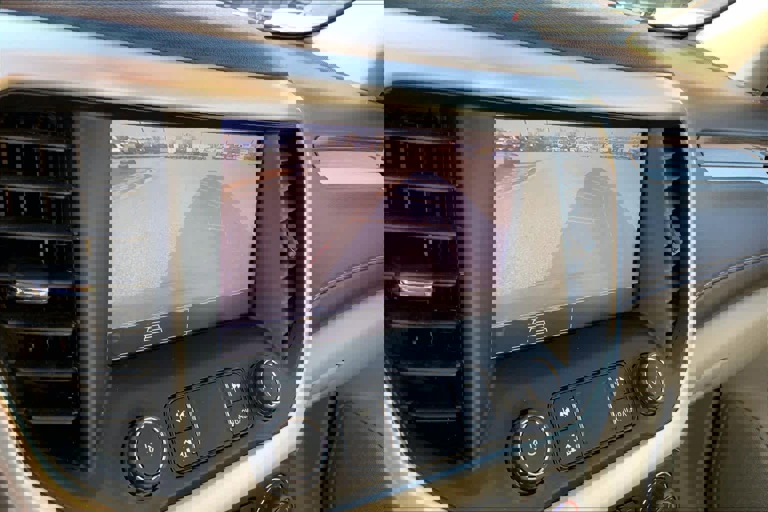 Used 2023 GMC Acadia SLE w/ Driver Convenience Package image 28