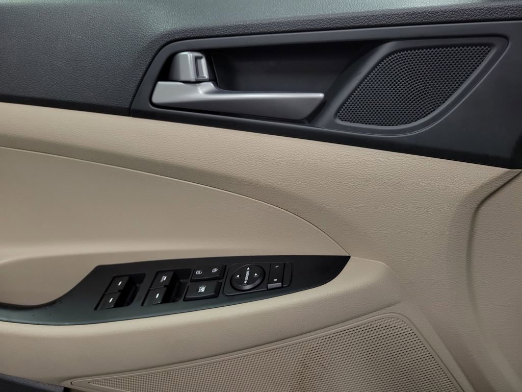 Used 2017 Hyundai Tucson SE image 19