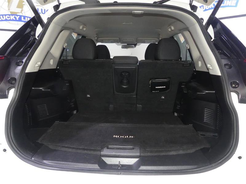 Used 2019 Nissan Rogue SV image 9