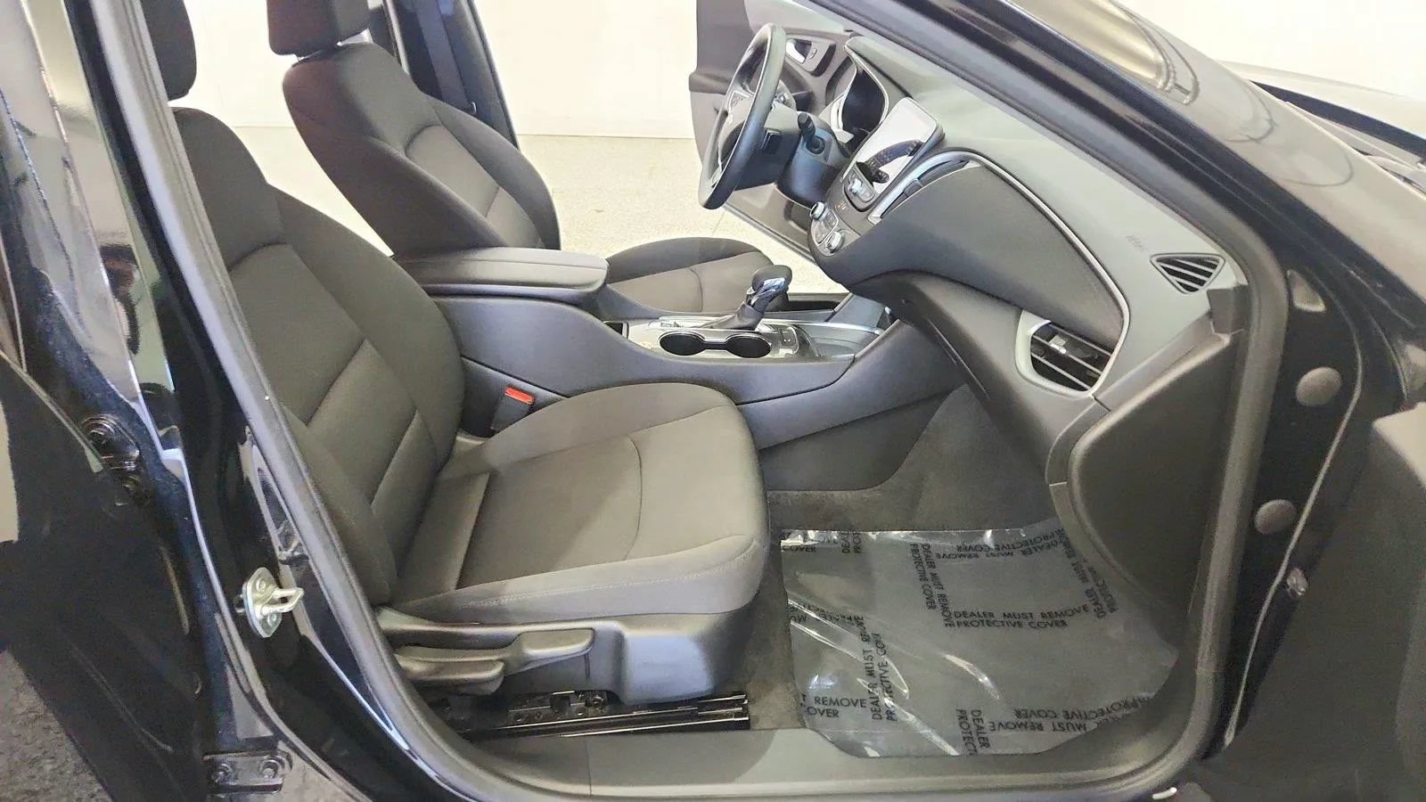 Used 2025 Chevrolet Malibu LT FWD image 28