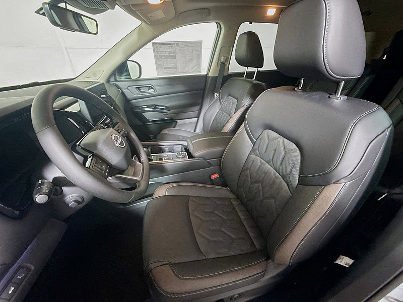 New 2026 Nissan Pathfinder Platinum AWD/4WD image 11