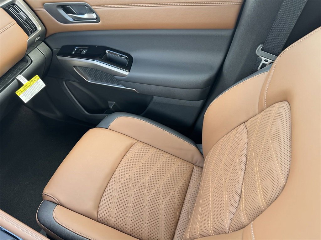 New 2025 Nissan Pathfinder Platinum w/ Lighting Package (N93) image 15