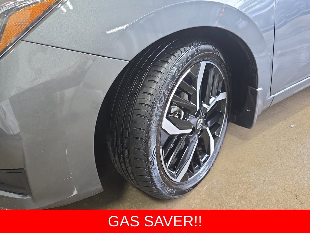 Used 2025 Nissan Versa SR w/ Trunk Package FWD image 32