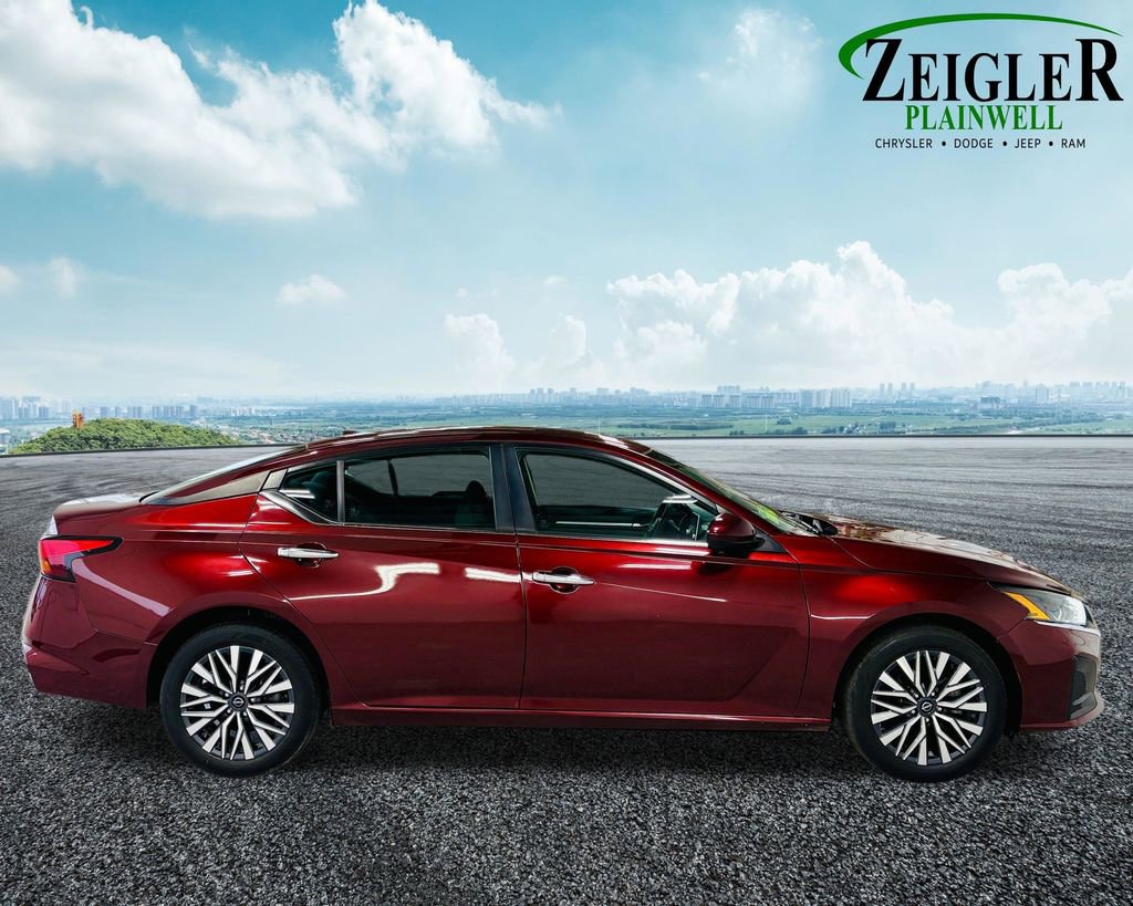 Used 2023 Nissan Altima 2.5 SV image 10