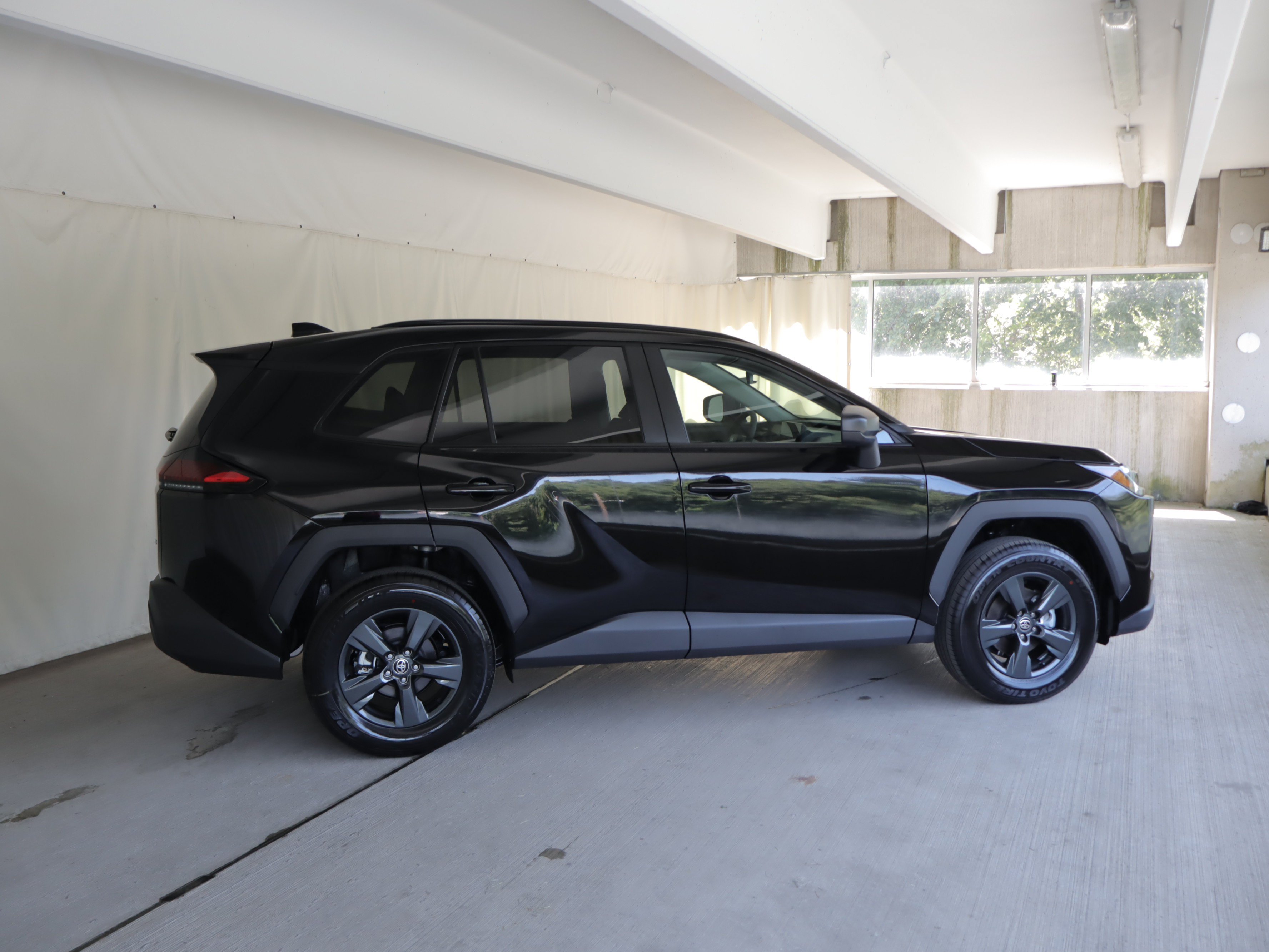 Used 2026 Toyota RAV4 LE AWD/4WD image 4