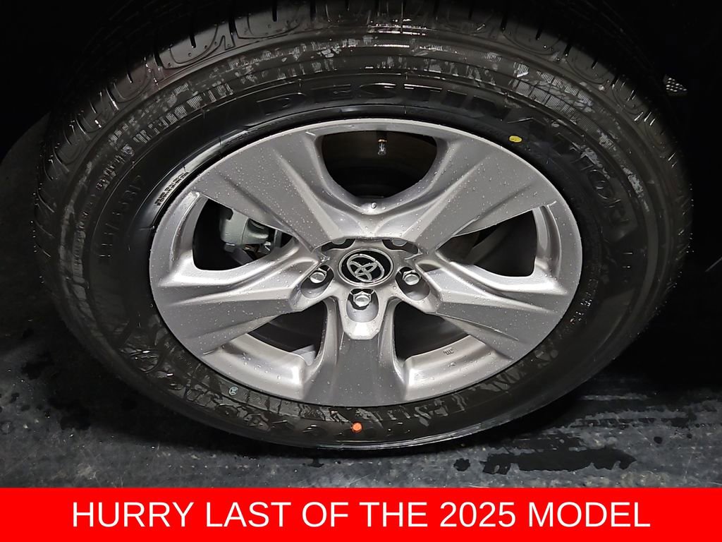 New 2025 Toyota RAV4 XLE image 10