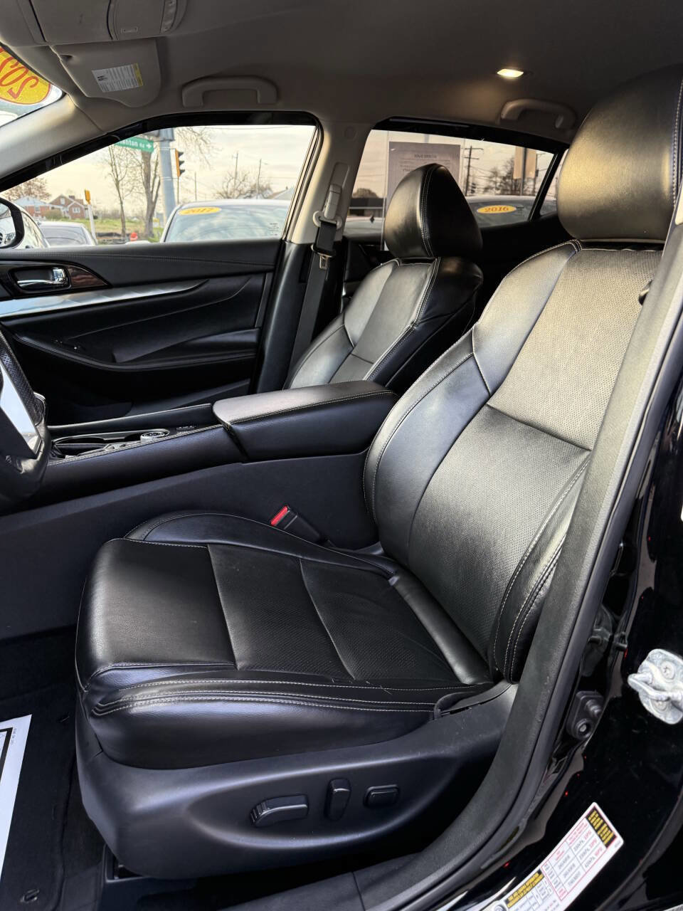 Used 2021 Nissan Maxima 3.5 SV w/ Floor Mat Group FWD image 10