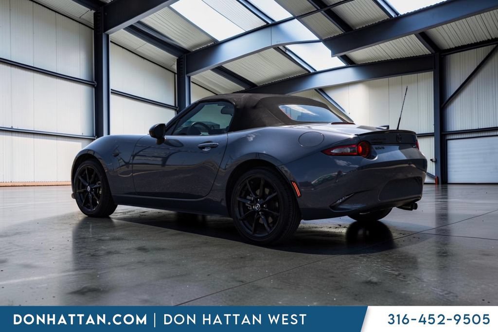 Used 2021 MAZDA MX-5 Miata Club RWD image 20
